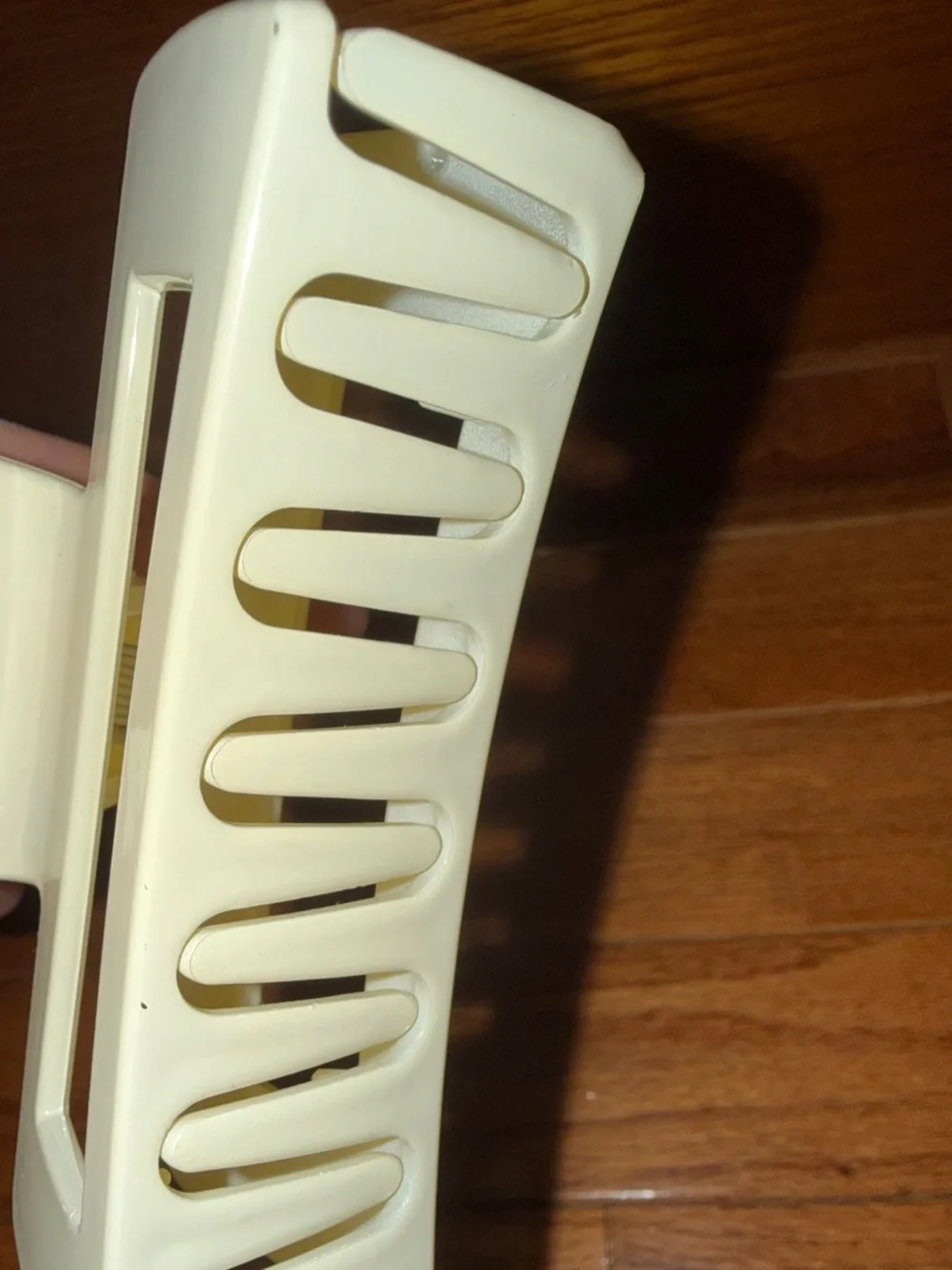 Oversized Cream Hair Claw Clip
